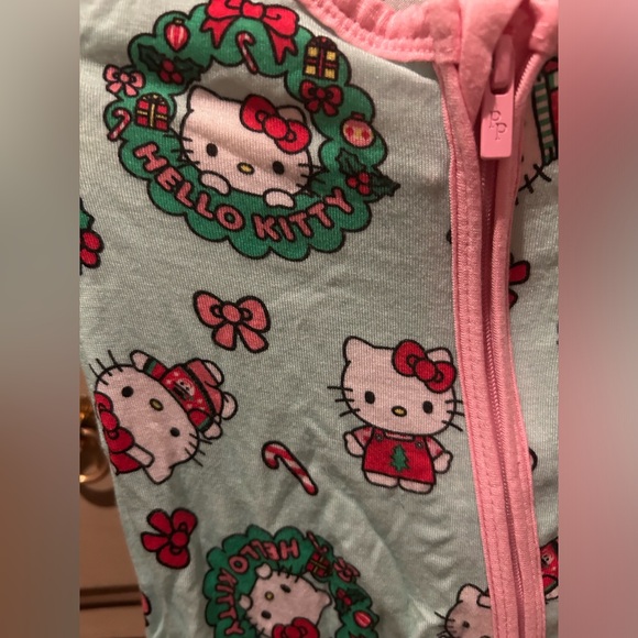 EUC POSH PEANUT 2023 CHRISTMAS HOLIDAY HELLO KITTY PAJAMAS - Picture 3 of 3
